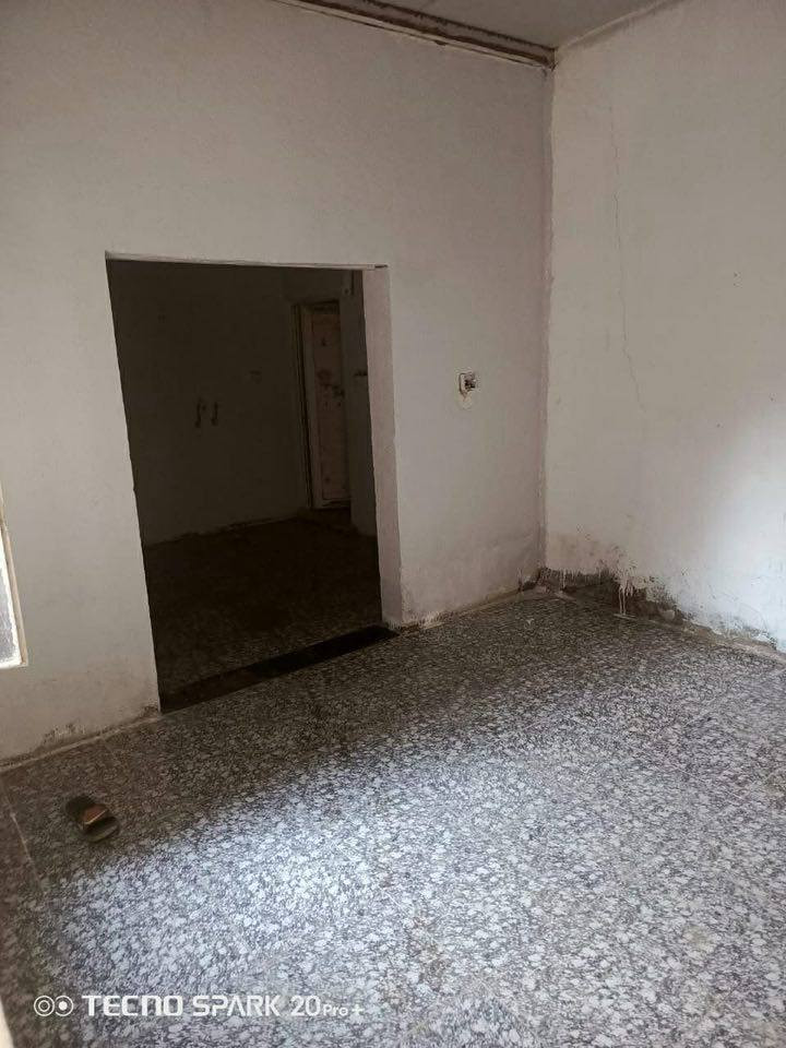 بيع مستعجل  تم تنزيل من سعر بيت  بس الظروف سعر 13 بي مجال  لبيع بيت اصلاح زراعي بس مكاتبه بي معامله مشمول بتطويب  يرهم ايجار  همم

المساحة 150 متر  زراعي مشمول بالتطويب 

يحتوي 
غرف نوم عدد 1
هول +مطبخ 
مجموع صحياة
كراج سياره + حديقه
خط مولد ذهبي  + خط انترنيت ضوءي + وطنيه+ مي اساله 

للاستفسار الاتصال *********** واتساب 
العنوان حله حي العسكري شارع 80 مقابيل المخبز مهند نزله البزل
