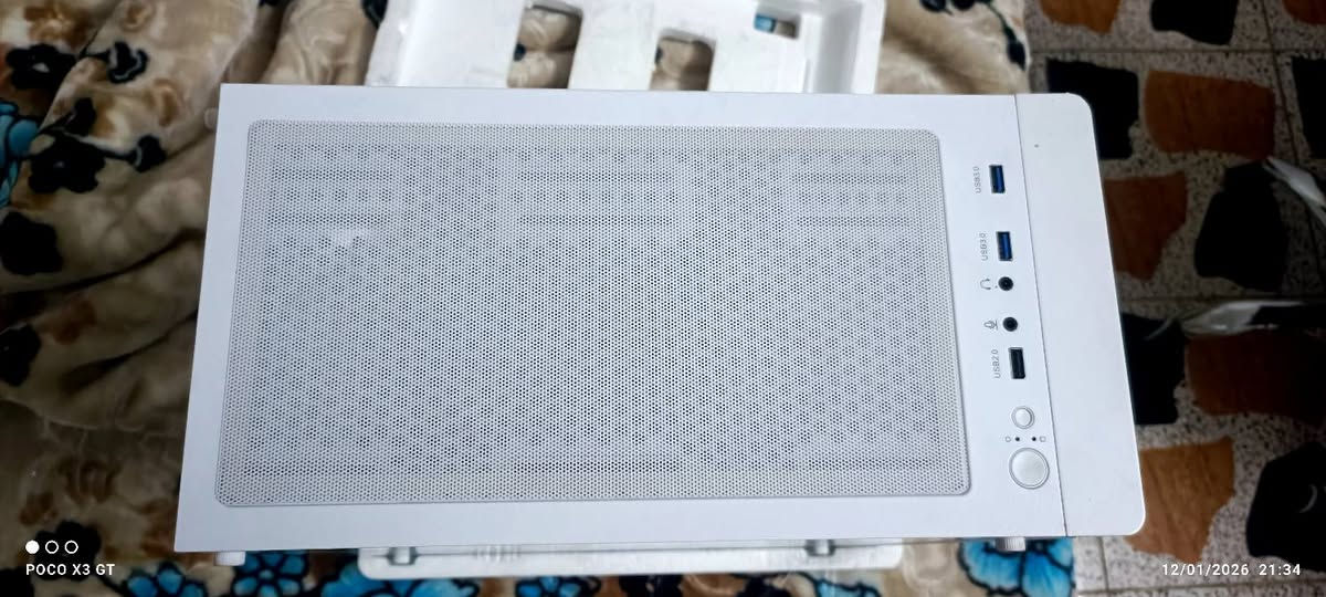 سلام عليكم  استعمال ٤ اشهر فقط 
جميع كراتين القطع موجودة 
٩٥٠ كامله بيها مجال بسيط
مواصفات r5 5600x 
Rtx msi 3060 ti
m.b 450 Asus /4 سلوت رام
16gb ram 3000hz
hdd  1t
256 ssd
case fsp
power supply 550w fsp

شاشة سامسونگ s3 
24
75hz 
٩٥٠ الف وبيها مجال
*********** تواصل او خاص
