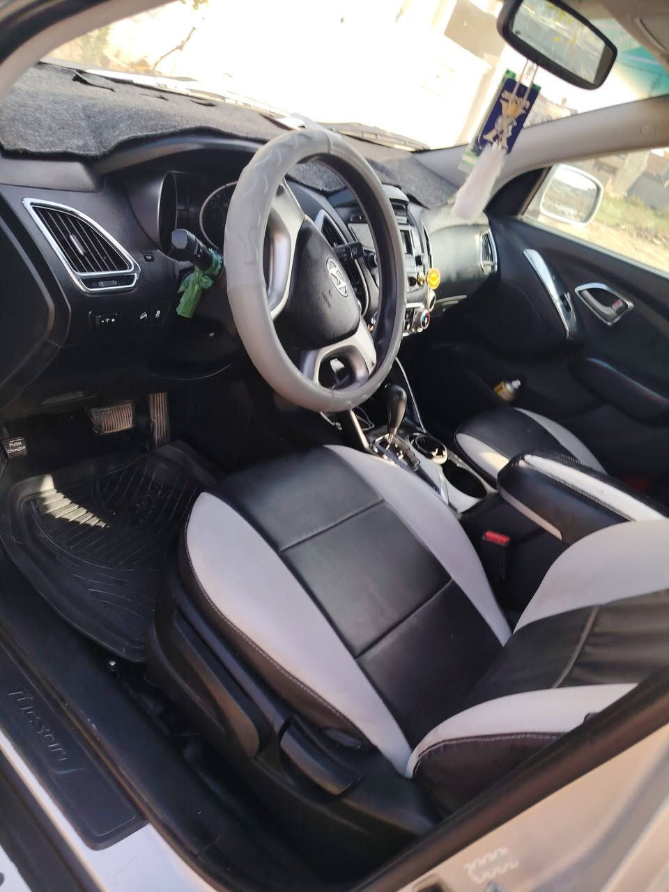 توسان موديل 2012 وارد امريكي مكينه 2400 دوش كير6نمر رقم ديالى سنويه ل٢٨
مكينه وكير تبريد تخم تاير كله جديد ماشيه 123
قطعه َوحده صبغ بدون دواخل شرط لييل واحد سياره
السعر 130
بيع او مراوس حسب القناعه
***********
