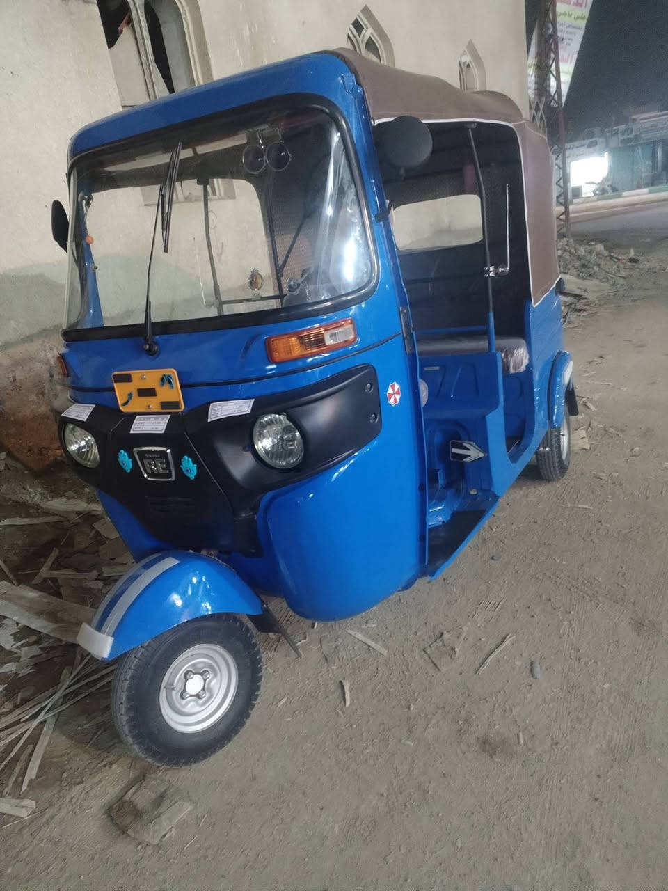 سلام عليكم تكتك للبيع رقم موديل  20 شهر 9  مصبوغه جماليه خاص مقلق اتصال ***********
