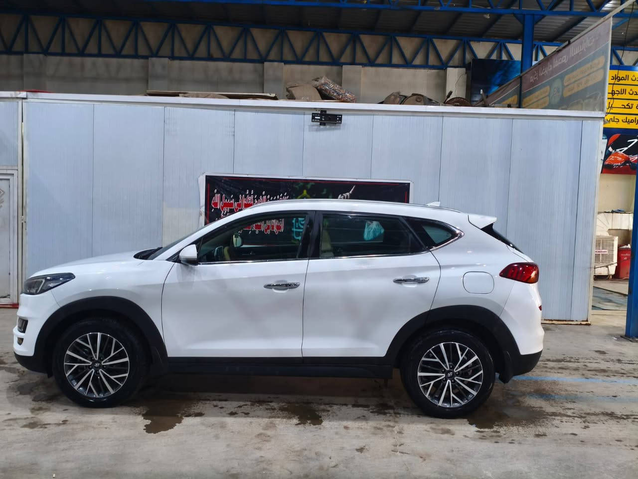 توسان موديل 20 خليجي شركه الكاصد خمس عدسات سايد بريك بالقدم 
مكفولة كفاله عامه ماشيه قليل 40 ألف السونار بالمنشور 
مكانه السياره ميسان مغربه قرب مدرسة جعفر الطيار 
أي استفسار اتصال 
*********** عمارة, ميسان
