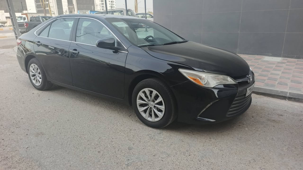 كامري للبيع موديل 17 رقم أربيل السياره بيه قطعتين صبغ لون اسود ورد أمريكي 
تحويل ثاني يوم السياره نظيفه جدا مال بيت هزه و سنويه ماصاقطات بعد محرك وكير جدد ما ملعوب بيهن مكان تكريت الديوم و السعر المطلوب 143 ***********
