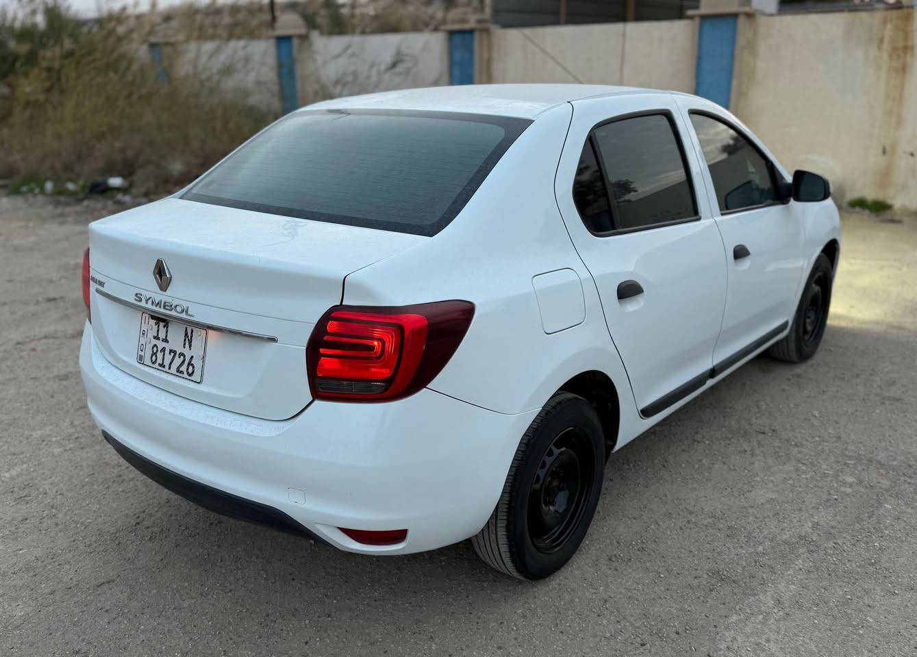 رينو سيمبل 2020 بغداد مكفوله 
ماشية 127 كيلو ، السياره جديده على ايدي ، بيه فقط بارد بسيط ، كير مكينه كفاله ، شاشه اندرويد كامره وارضيه مغلفه جلد بروجكتر زنون وحداديه جديده ، سونار موجود بيه 

تفاصيل اكثر : *********** ☎️ ‭***********‬
مكان السياره : ديوانية حي الجزائر / سعر 83 ورقه💰
