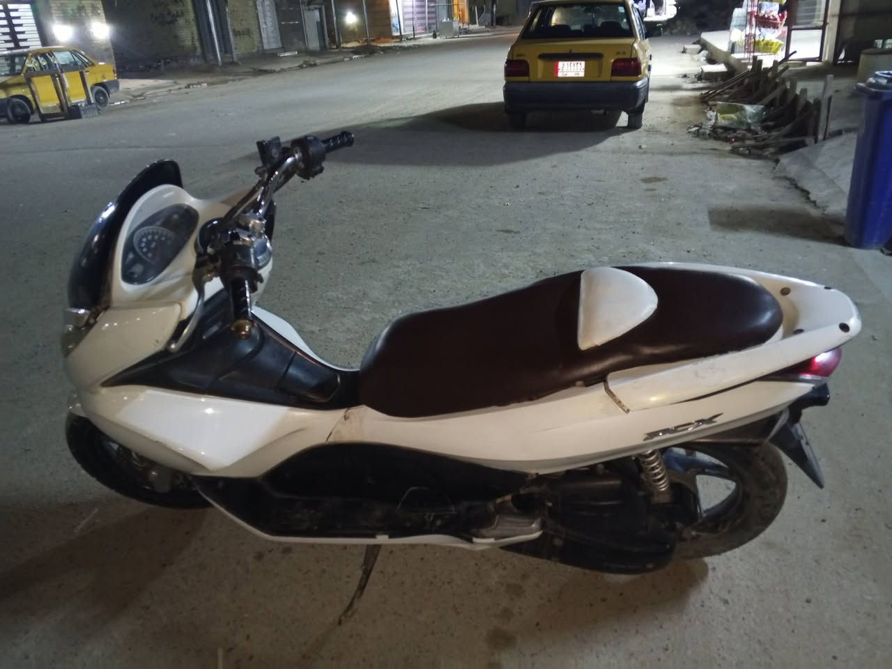 سلام عليكم دراجة بي سي اكس البيع جيل الاول كهربايات شغله كله دراجة كامله  نقص فقط ستان تعليك مكينه ناعمه لا تنقص ولا تبخر تجي تكلب وتشوف العنوان بغداد العبيدي حي الرئاسة السعر 1250وبيه مجال شراي انتصل رقم الهاتف ***********
