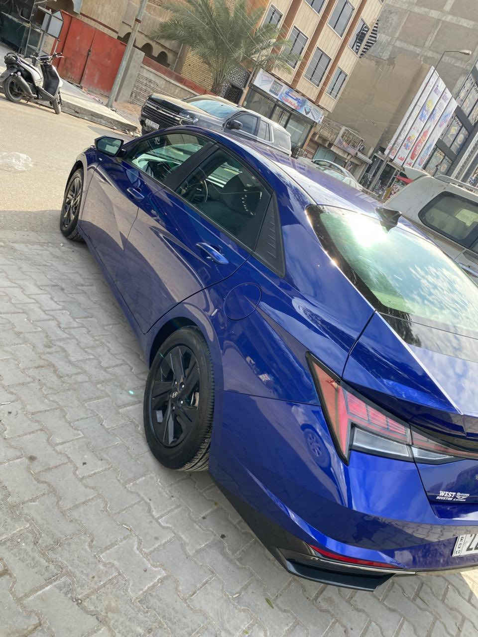 السلام عليكم
النترا ELANTRA 2021   
ازرق اللون حادثها باب وجاملغ خلفي جهة عكس السايق
وهنا بل عراق صار بيه طخه بل جنطه بدلته نفس لون
السياره ماشية 57 الف كم 
ايرباكات شركة ( مامفتوح 100/100) 

المواصفات  
١-بصمة تشغيل ابواب وصندوك بصمة .
٢- تشغيل عن بعد 
٣-محرك 2000 Doch دوش المرغوب
٤-كاميره خلفية دوارة.
٥-رادارات 360 درجة ( جانبي خلفي) .
٦-مانع التصادم الامامي والخلفي.
٧-تحكمات ستيرن 4 جهات فول
٩- ثلاث وضعيات قيادة (اقتصادي-سبورت-ذكي).
١٠- مثبت سرعة ذكي ( التحذير عند مغادرة المسار ).
اضواء ترحيب عند الاقتراب
لايت لد حاجب ابيض اصلي
نقطة عمياء.
تحديد مسار وقيادة الية والسياقة على خطوط الشارع في حال الاجتياز تنبهك.
مانع انزلاق نظام التركشن.
تبريد شاشة دبل فريز  منفصل ثلج.
فتح الصندوق الذكي عند الاقتراب.
مثبت سرعة ذكي ( التحذير عند مغادرة المسار ).
بعد بيها هواي مواصفات.
{ السيارة جديدة وجاهزة بدون أي مصرف.💯
عنواني بغداد زيونه
***********
السعر  145
