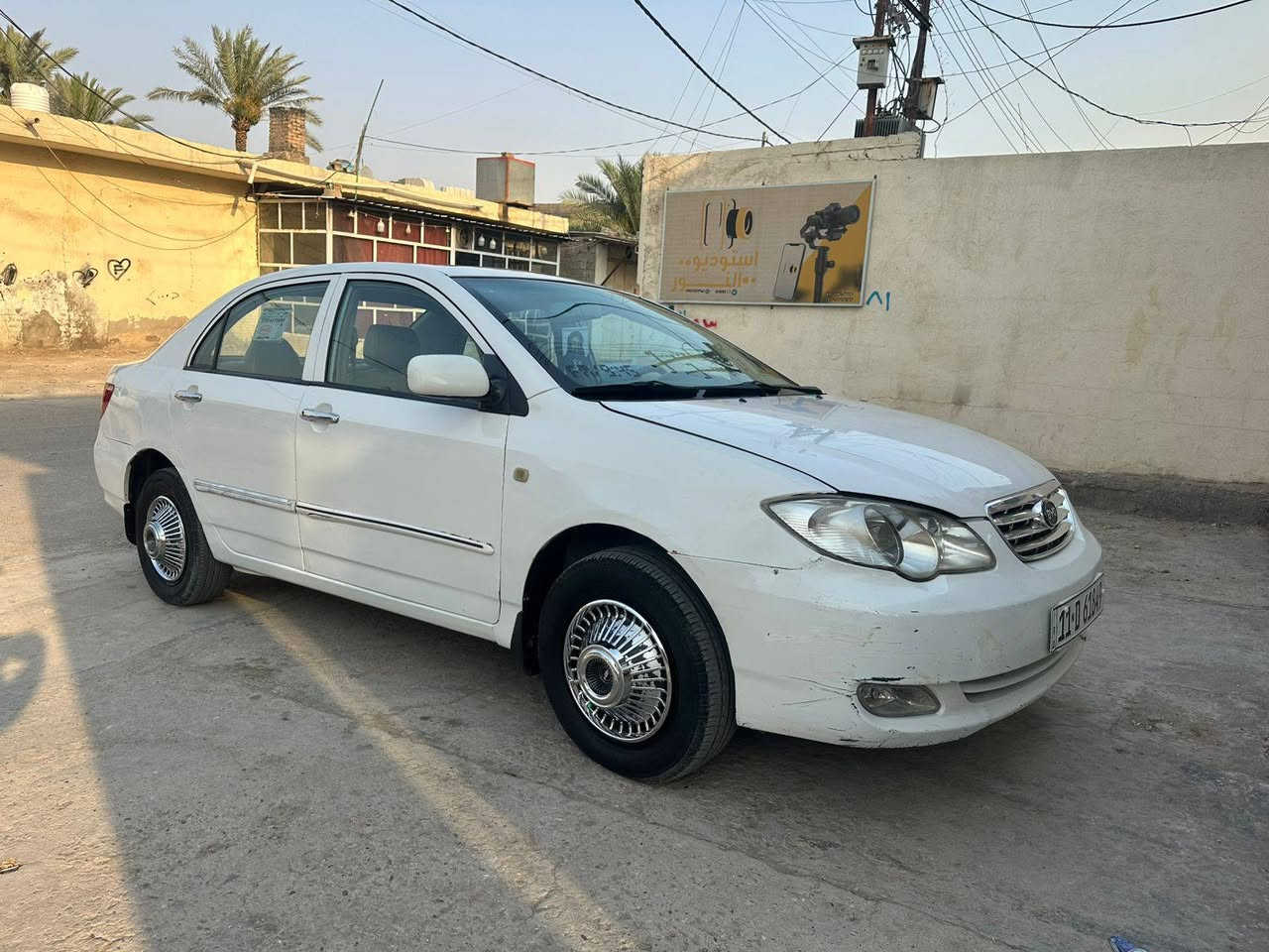 السلام عليكم 
سيارة Byd للبيع 
موديل 2011 السيارة بأسمي 
السنوية لغاية 2028 
هزة جديدة  الرقم بغداد أنگليزي 
مصفرة غرامات 
مكينة ياباني لانسر 1600 گير عادي
 تخم تاير نضيف + اسبير ما نازل 
للشارع بالنايلون ,
تبريد + تدفئه شغالات و خير من الله 
كهربائيات كلها شغالٓه 
باتري و سلف قبل شهرين مشتريهن 
صدر مبدل قبل شهر الغراض كلها ياباني 
#السعر 53$ وبيها مجال شي قليل
مكاني بغداد حي آور 
متواجد واتساب سيمكارت و ماسنچر
***********
