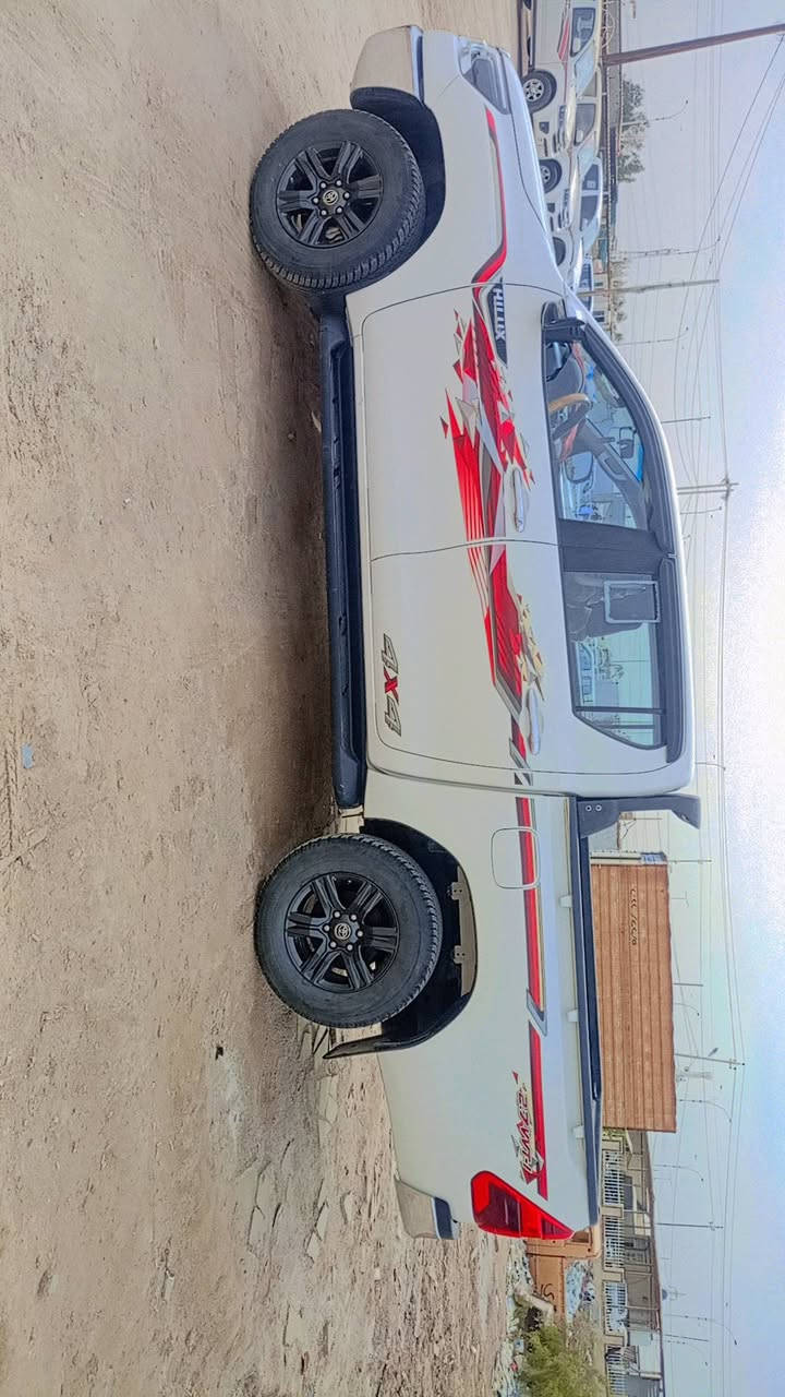 هايلوكس فورويل اماراتي نص فول ماشيه 105كير عادي مكفوله كفاله عامه رقم قادسيه بسمي سعر 270وبيه مجال مكلف بنشر رقم صاحب سياره ***********
