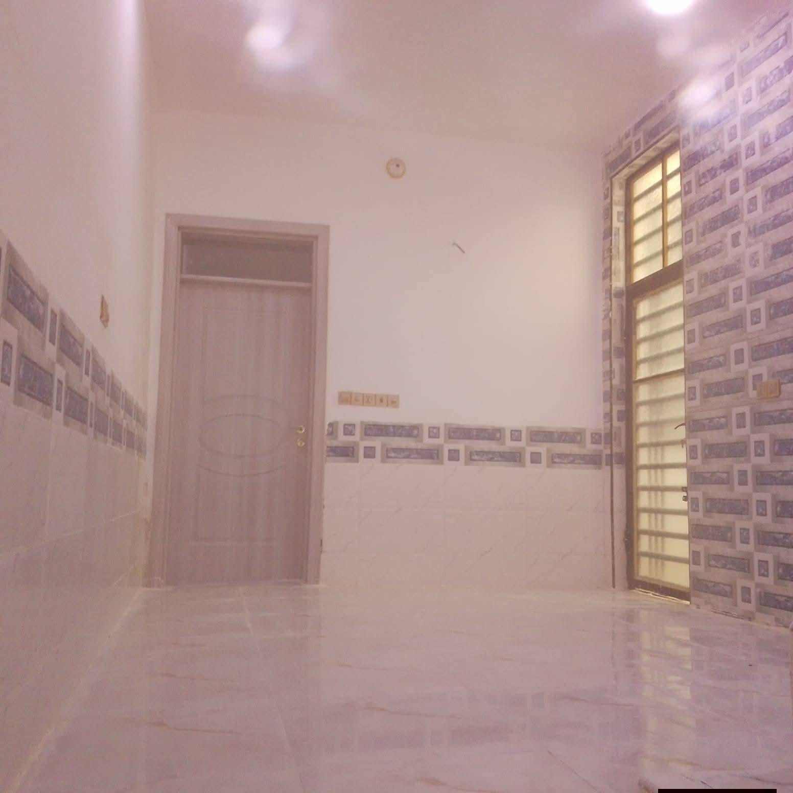 دار للبيع المساحه 75متر بمحلق قريه الغدير
🏗️ البناء: طابو زراعي سند 25 

🏠 الأساس والسقف: كونكريت

✅النجف ملحق قريه الغدير 

مواصفات البيت:

✅ غرفة1 نوم 🛏️

✅ صالة 🛋️

✅استقبال🛋️

✅ مطبخ 🍽️

✅ صحيات 🚿

الخدمات المتوفرة:

🔹 ماء 💧

🔹 كهرباء ⚡

🔹 مدارس قريبة 🏫

🔹شارع تبليط عرض 15🛣

📍  : النجف 

📜 الملكية: زراعي (إقرار محكمة)

📞 واتساب***********
