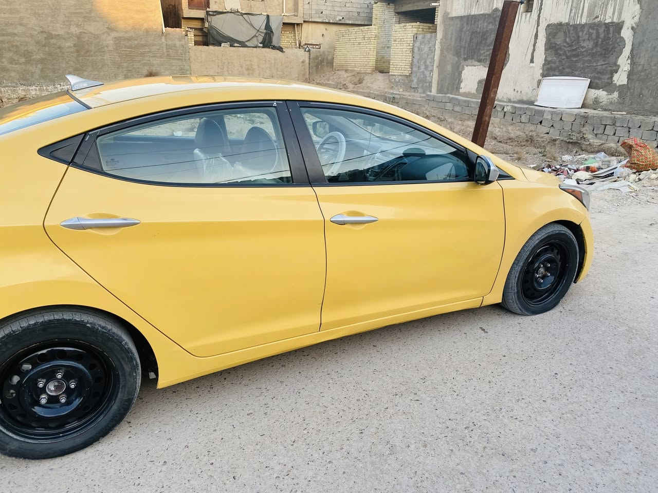 النترا مضلع 2014 اصفر سياره بدون ايرباك حادثه موضح بل صور  سياره كير مكينه خير من الله مكينه لا تنقيص ولا تبخير
سياره تحكم جهتين🚕  
هيترات كشانه ♨️
دوشمه جديده كامله داخل صندوك
منضومه تبريد كامله تبريد ثلج ❄️❄️
منضومه زنون كامله 💡💡
رقم الانكليزي ب اسمي سياره خير من الله العنوان بغداد الدوره رقم ***********
