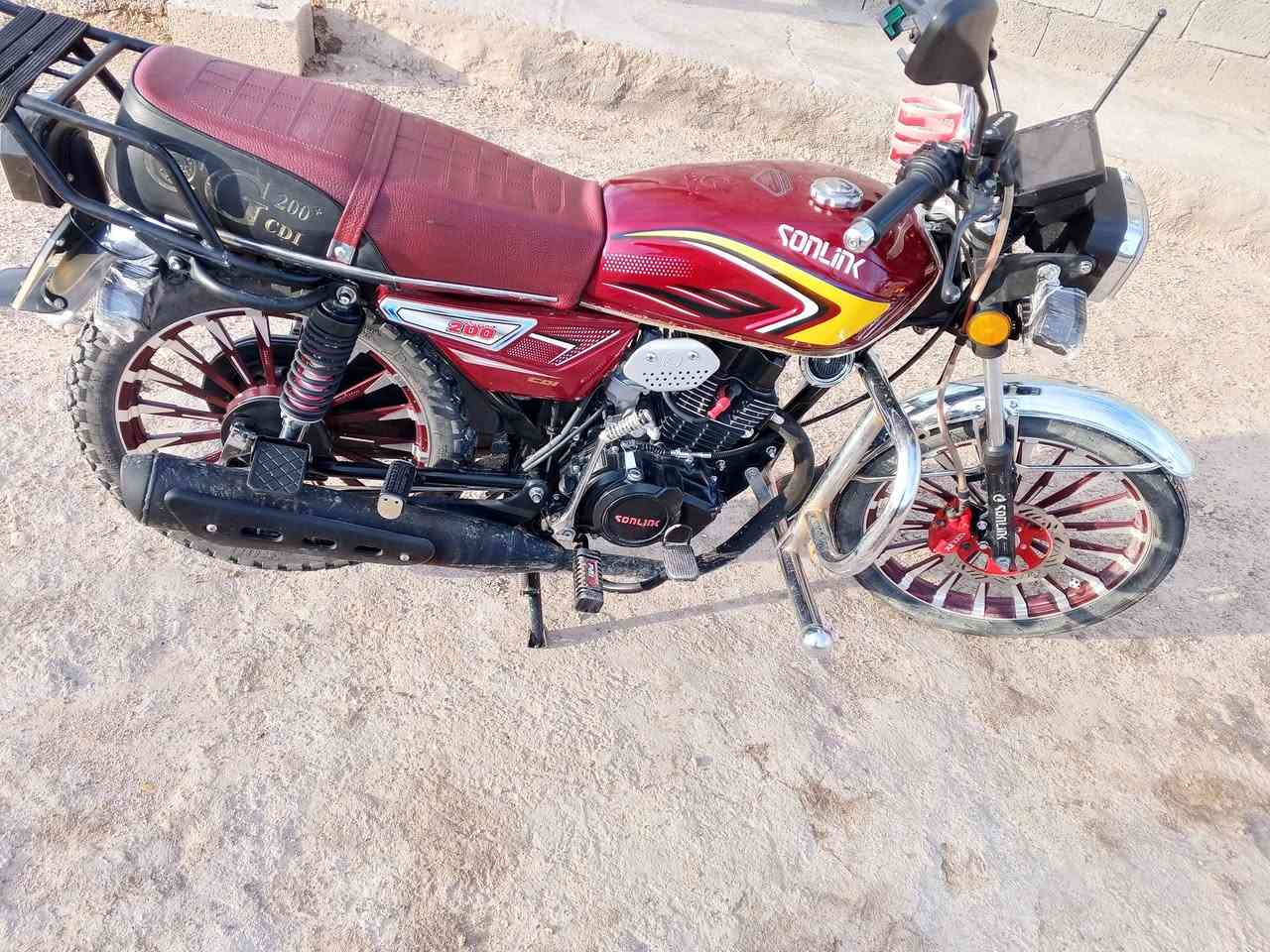 سولنك 25لبيع مراوس محرك زنجيل200 دراجه بلاديه أوراق بصمات  شراي يتفضل سعر 950وبيه مجال  وهاذه رقمي ***********
