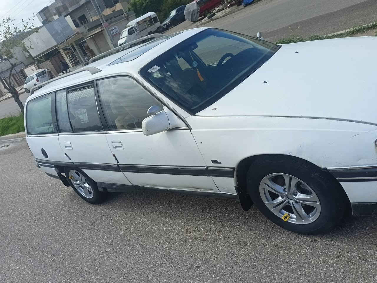 للبيع مستعجل اوميكا موديل1991 شرط التحويل سياره جاهزة مال بيت للبيع لغرض الحاجه السعر 23 مجال قليل ***********
