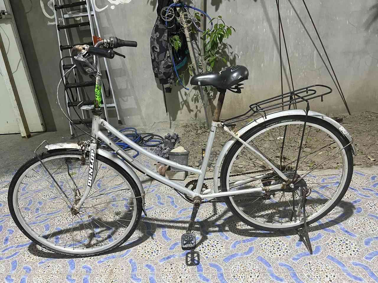 بايسكل للبيع السعر 50 مابي اي نقص كامل مكاني ديالى بهرز علق و اني اراسلك


**إذا كنت صاحب هذا الإعلان وتريد حذفه لأي سبب، رجاءا أرسل رسالة إلى الدعم الفني**