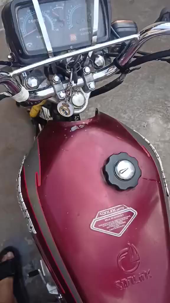 دراجه سيفان موديل 2021 دراجه كامله من كلشي بس بيها خيط تبخير أوراقها ضايئعا اكفلها عشائار وقانون سعر دراجه 400وبيها مجال بسيط *********** العنوان زعفرانيه
