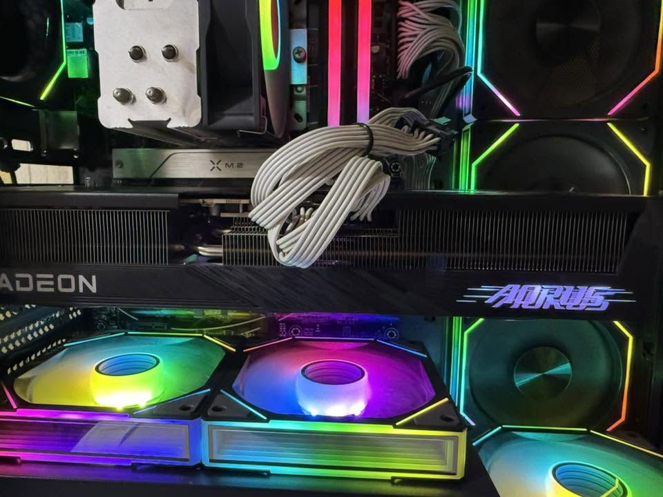 rx 9070 xt gigabyte elite 
السلام عليكم بس الكرت البيع الكرت جديد ما مستخدمه هواي السعر مليون100وبي مجال قليل***********
