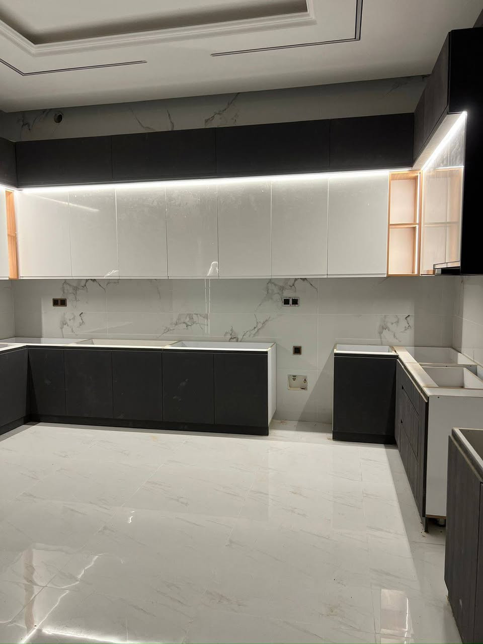 نعمل حسب الطلب
مطبخ تركي شغل درجة أولى داخل ابيض خارج وجة بالون فيلي وب اسعار مناسبة جدا


**إذا كنت صاحب هذا الإعلان وتريد حذفه لأي سبب، رجاءا أرسل رسالة إلى الدعم الفني**