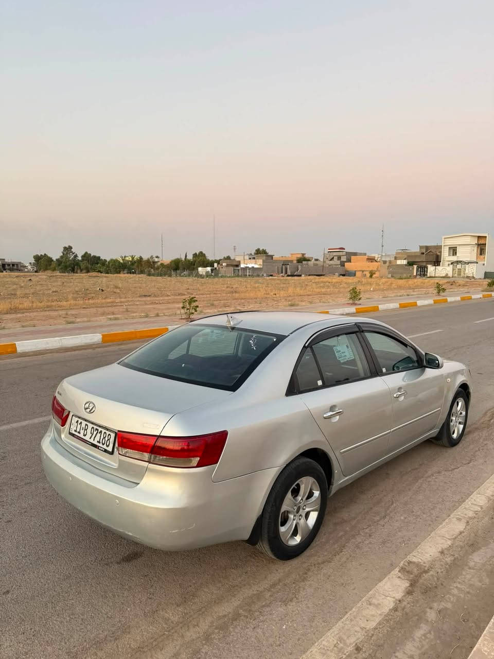 السلام عليكم للبيع 
هونداي سوناتا 2007 رقم بغداد دولي الجديد باسمي شرط تحويل ثاني يوم محرك 4 سلندر حجم 2000 محرك و كير شرط مكفولات تخم تاير صدر خلفي و امامي جديد باتري جديد تبريد ثلج تدفئه نار السياره بيها رش جماليه عام فقط بدون قطرة دواخل و بدون معجون السياره جديده و مال جناي شرط تراي زيرو وين ما يعجبك اطلع بيها 
المكان صلاح الدين 
السعر 85 و بيهاا مجال للطيبين 
و اعتذر عن الاقساط و الوعده و الي يحب تفاصيل اكثر الاتصال على الرقم 
***********
***********
