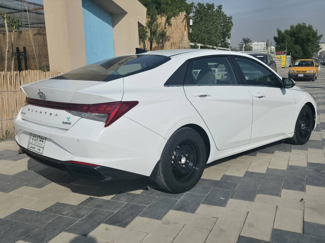 سلام عليكم
إلنترا هايبرد موديل 2023
فول مواصفات 
فتحة 
بصمة 
شاشة ديجتال 
جلد 
كشن كهرباء 
ذاكرة بل كشن 
سستم صوت 12 سماعة 
داخل اوف وايت 
إشارة بل مري 
بك لايت لد 
لايت لد 
تدفئة بل كشن 
تبريد بل كشن 
كامرا دوارة 
محرك 1600 
حساس خلفي 
حساس أمامي 
رادار بل مري 
رادار بل خلف عند الرجوع 
حادثها موضح بصور 
معروفة مواصفات الفول بعد هواي بيها مواصفات 
السعر 165ورقة وبيها مجال 
مكان السيارة بغداد الجديدة 
بسمي تحويل ثاني يوم
***********
