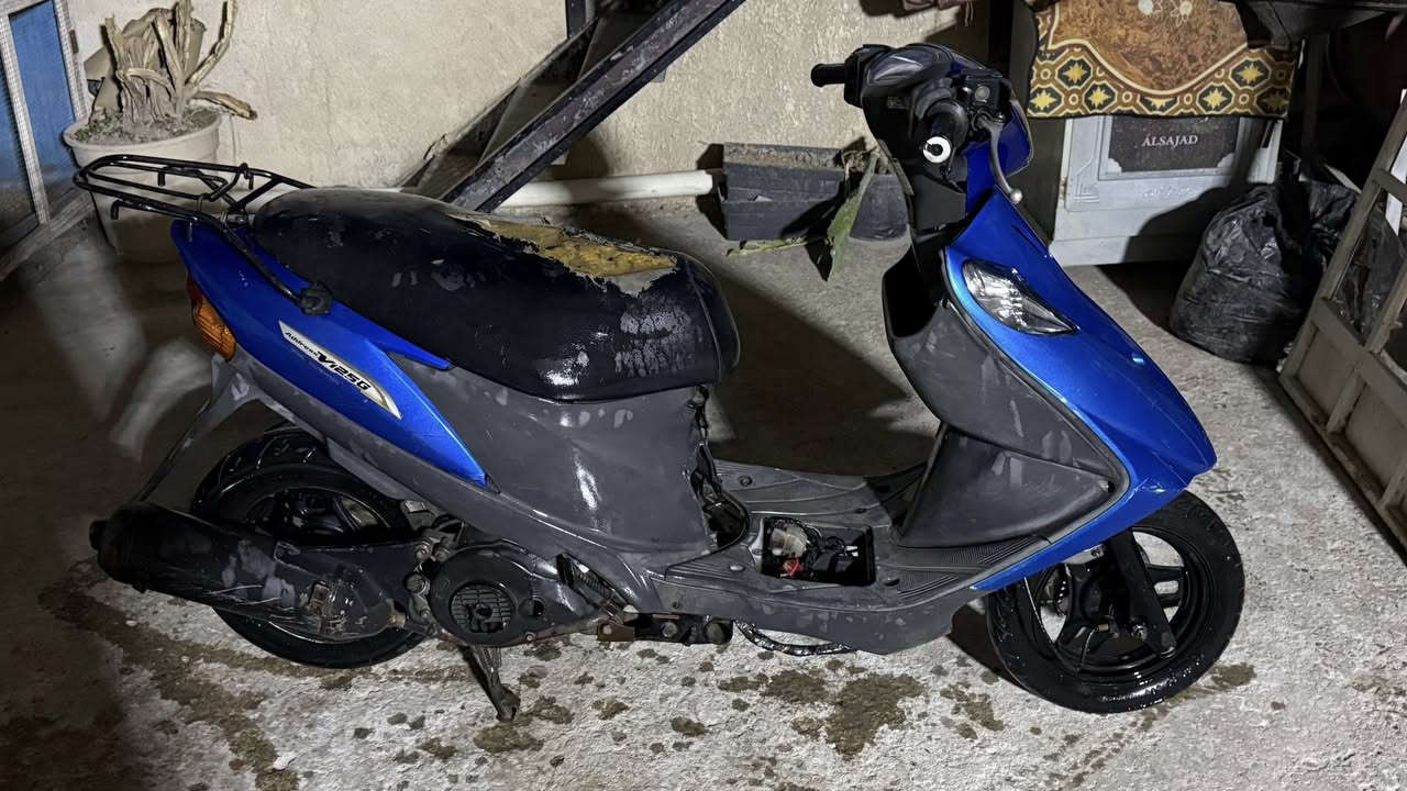 سلام عليكم ادرس ياباني للبيع أو مراوس ماكس عدله 120 شلعه معدل نقصها كلوبات اشاير وبريك خلفي  باتري وبلك وجوزه فقط وشويه ترتيب دراجه حلوه ونضيفه   محلك خير من الله السعر ٣٠٠وبيه مجال بسيط تواصل وتساب 
مكاني بغداد الجديده ***********
