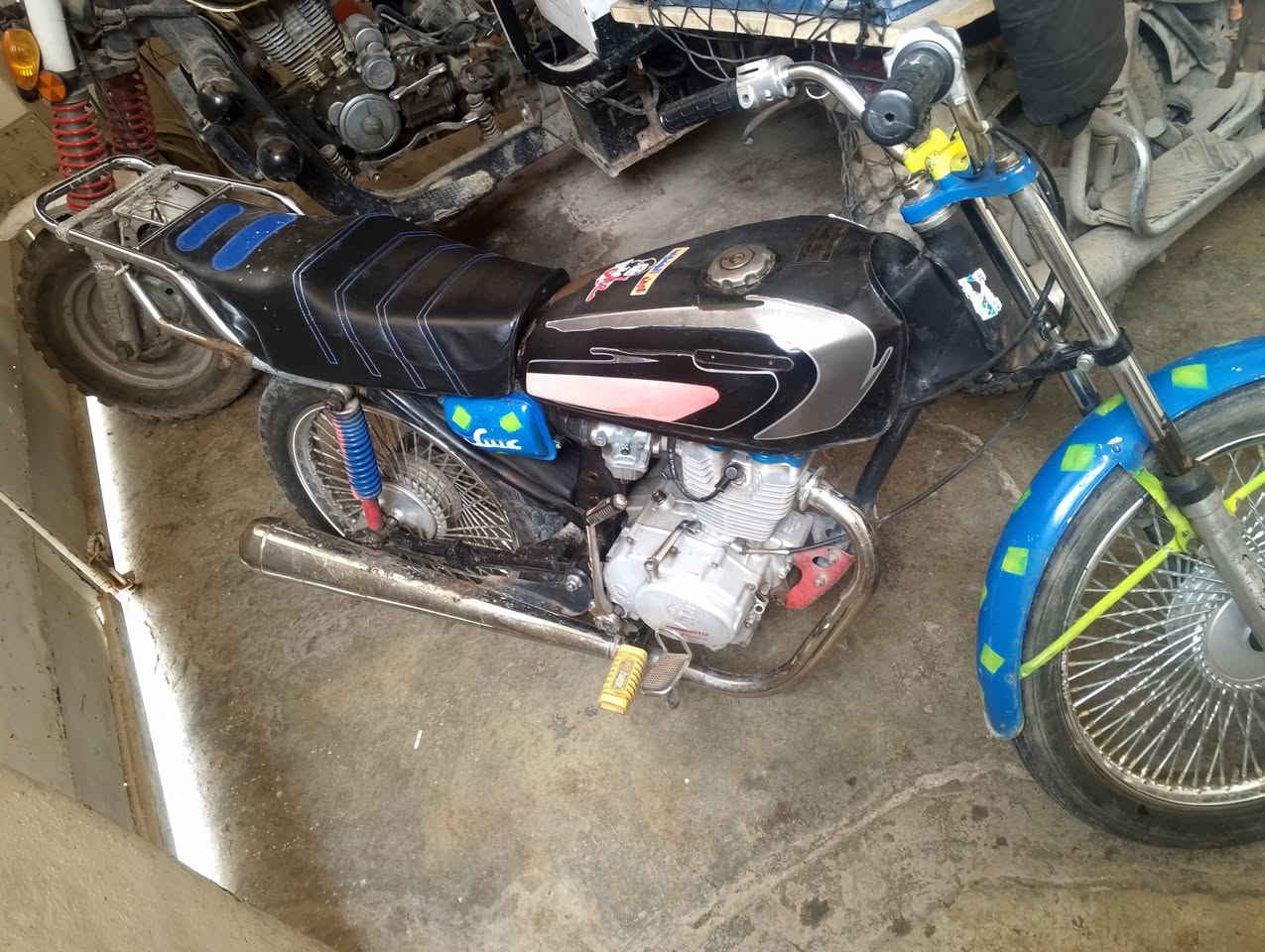 تايكر موديل 2018 شاصي رفيع محرك اخرس لا صرف ولا بخار دراجه حلوه تايرات جدد الشراي خابر أو تدلل***********
