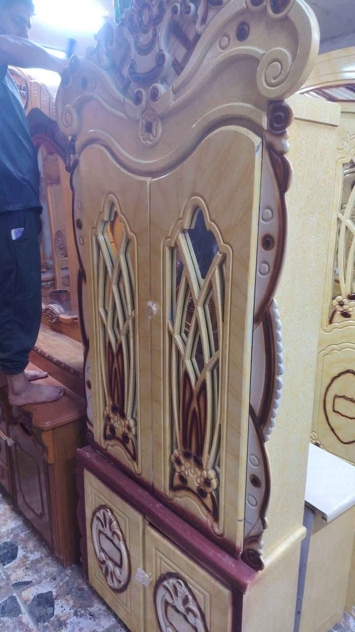 غرفه النوم للبيع بسعر مناسب ٦٠٠ وبيه مجال العنوان ناصريه قرب جسر نبي الله براهيم ***********
