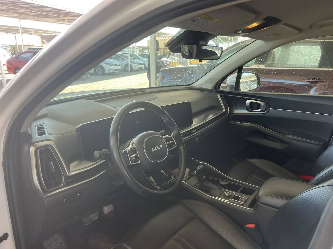 سورنتو وارد أمريكي موديل 24 للبيع ماشيه 12 حادثها فقط تصليح قيق الجنطة نفسه بدون اي ايرباك محرك 2500 طبعا مكاني الديوانيه *********** عليه واتساب
