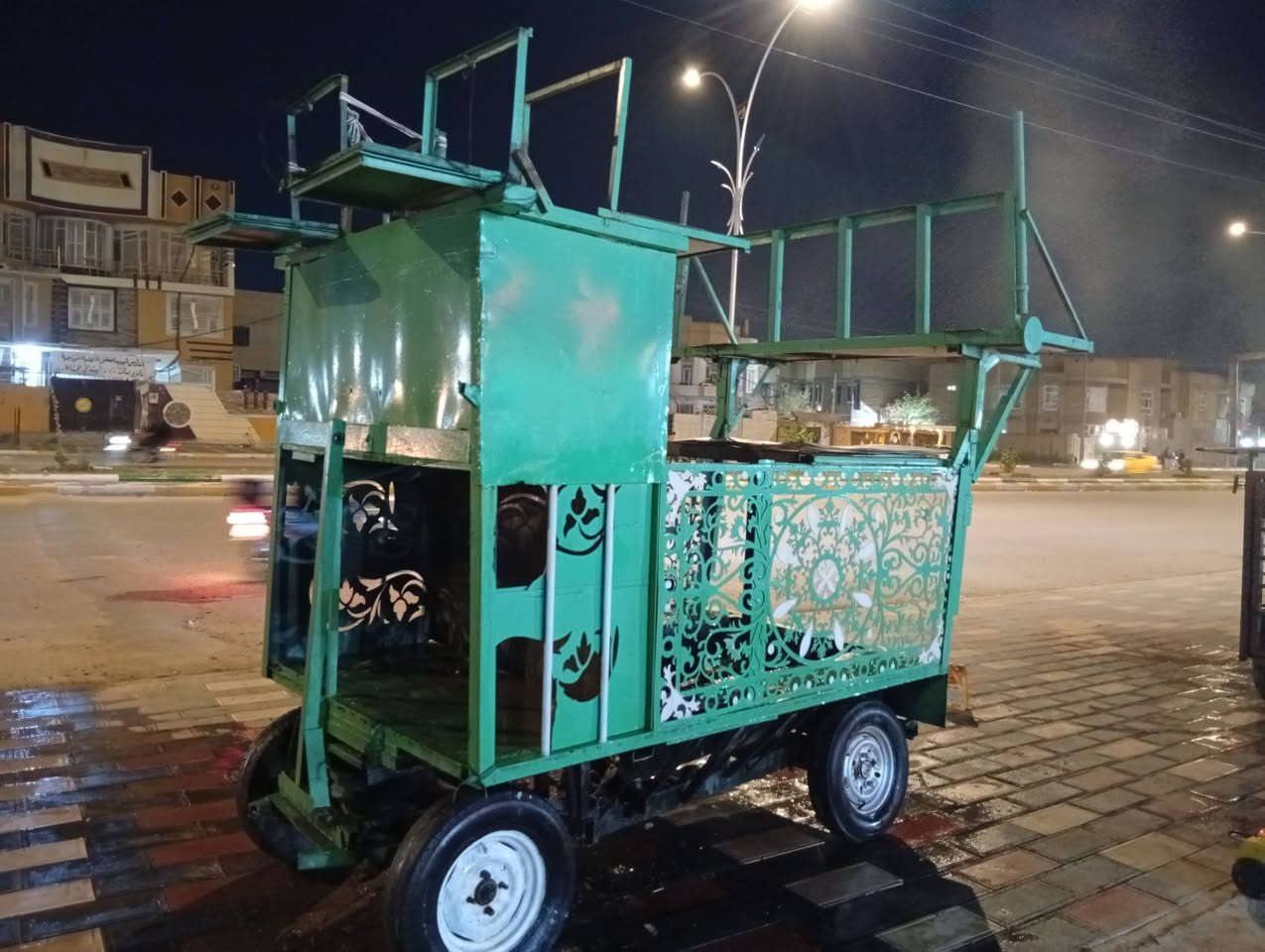 عربانه استعراض للبيع  تشيل من 8 الى 10سماعات  حديد ثقيل شرط ثقيل  سعر 600 قفل  مكاني شطره. تعجبك تجي تشوفها تقتنع تاخذها اتصل ***********
