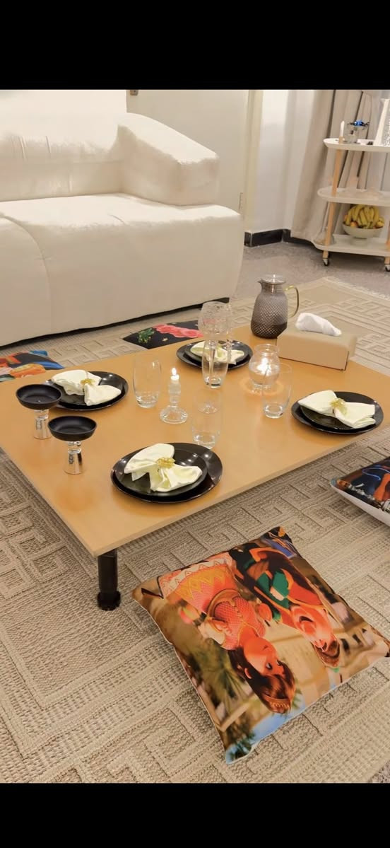 سلام عليكم اخذت هاي طاوله طعام ومعندي مساحه بلمطبخ الها. مامستخدمه طلبتها من اربيل. اليوم جابوها طول 120  وعرض 80 
الارتفاع 30  خشب اصلي مقاوم للخدوش  مع 4 كوشات بس طلعت جبيره واريد ابيعها رايده اصغر
 وتتطبك للخزن


**إذا كنت صاحب هذا الإعلان وتريد حذفه لأي سبب، رجاءا أرسل رسالة إلى الدعم الفني**