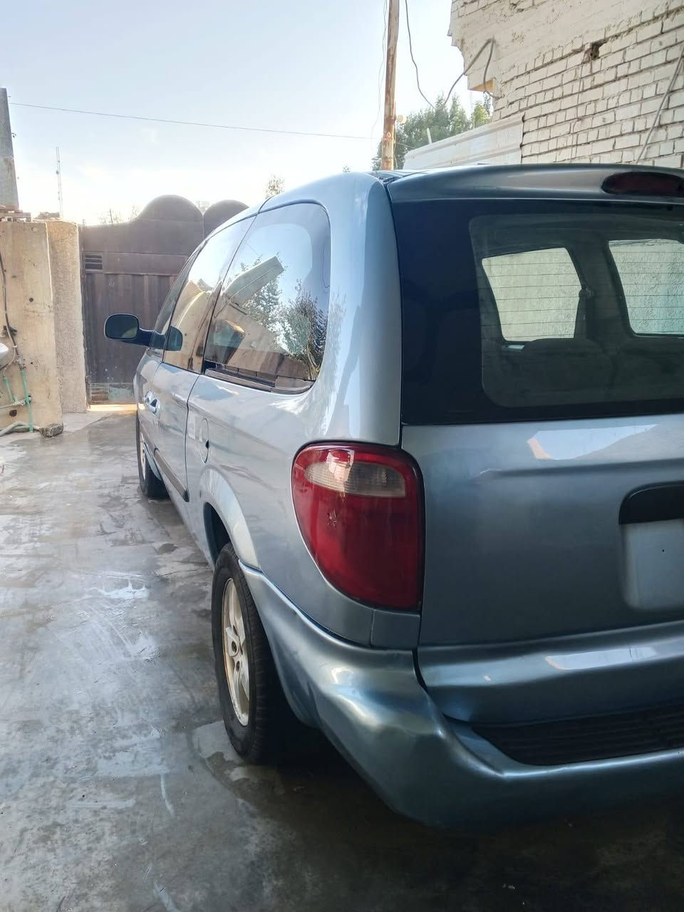 سلام عليكم شباب للبيع دوج كرفان 2006 شاصي طويل 3قطع تبريد ثلج كشنات بلع صدر امامي خلفي جديد تخم تاير جديد كهربائيات كلها بلاد جديده بدون جطلات منضومه غاز بيها شغاله 80لتر كير مكينه خير من لله سياره نشطه أو ناعمه سياره رقم بغداد دولي سنويه لا 2031 مكانها بغداد أبو غريب زيتون سعرها 76او بيها مجال رقمي *********** صبغ احزام جماليه لونها كلش حلو فضي
