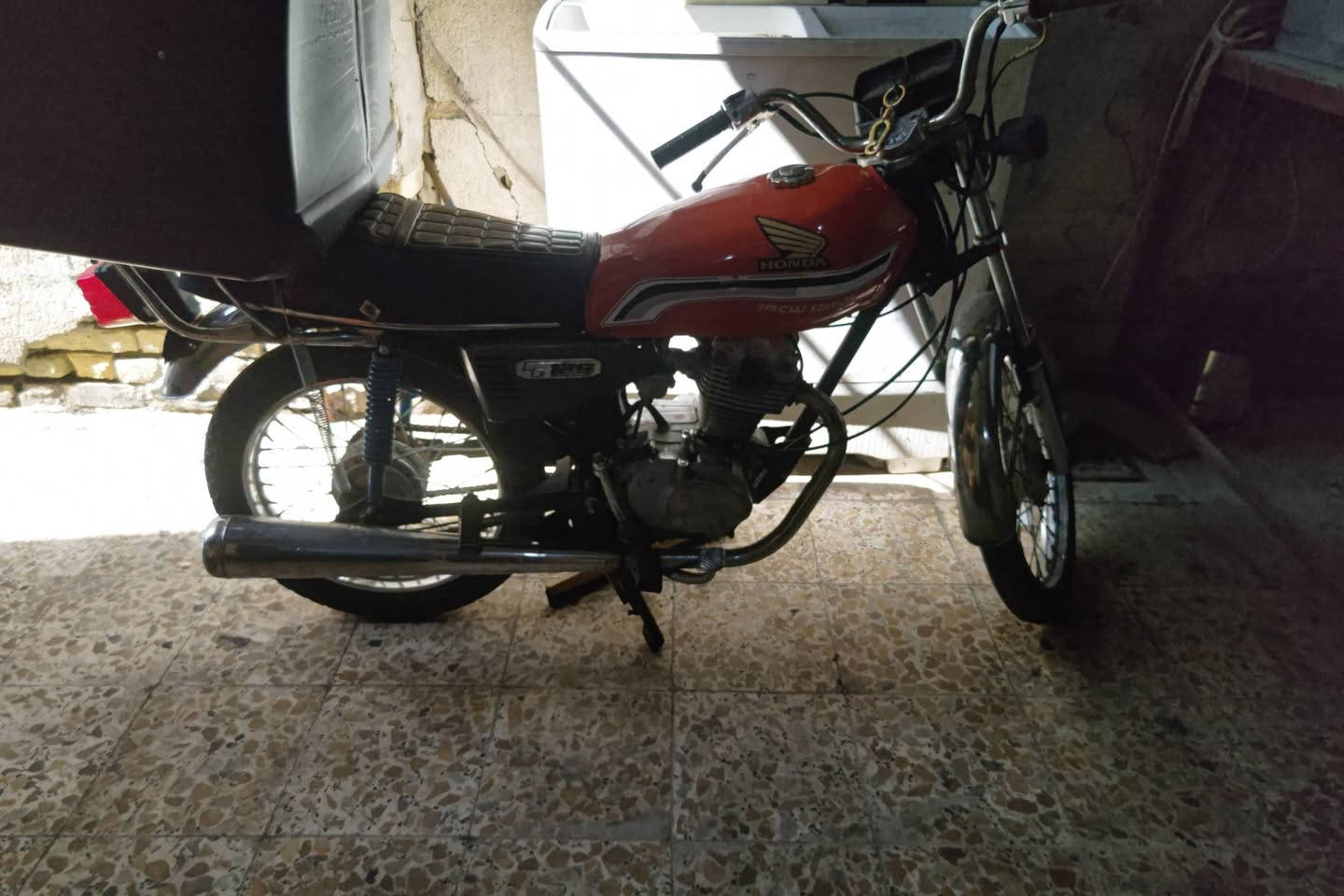 دراجه ايرانيه مكينه ونضافه فول مرتبه مامتعوبه
بدون اوراق بدون اوراق !!!!
السعر 500 للاتصال ***********
