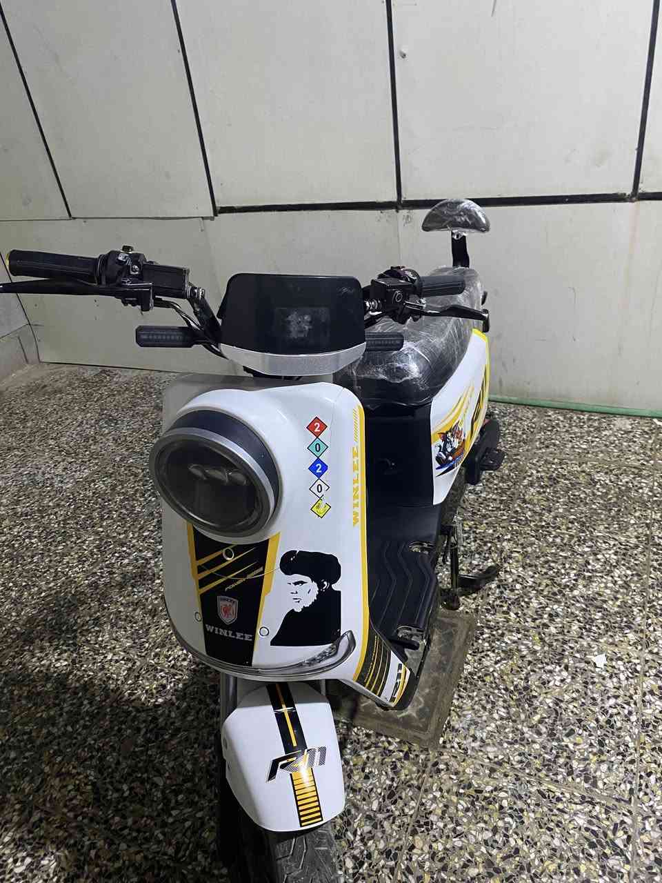 سلام عليكم دراجه R11 موديل 2025 خمس بطاريات البطاريه الوحده 32 امبير دراجه حلو ونضيفه بس بيه هذا كسر كدامك سعر 490 وبيه مجال عنواني البصره الصالحيه ‏ 0772 103 2453
