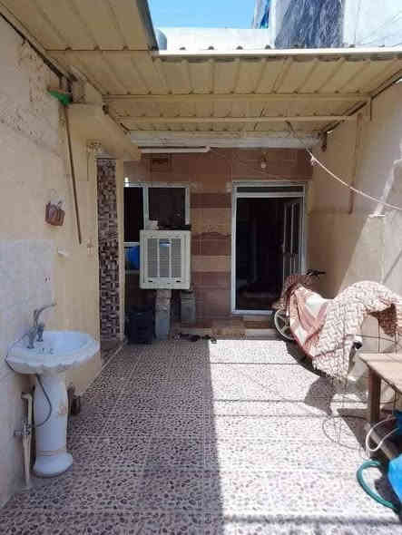 دار للبیع 100 متر طابو صرف 
طابقين 
بناء نظيف 
الموقع شورجة 
قرب سوك 
طابو باسم شخص واحد 
سعر 45 ملیون وبیه مجال 
***********
***********
