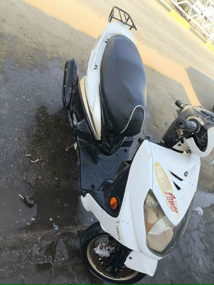 السلام عليكم دراجه سكنز البيع دراجه حلوه بيها كزوز ار جس دراجه مكينه مفتوحه مره وحده بس الدراجه خير من الله سعرر 300 وبيها مجال  ***********
