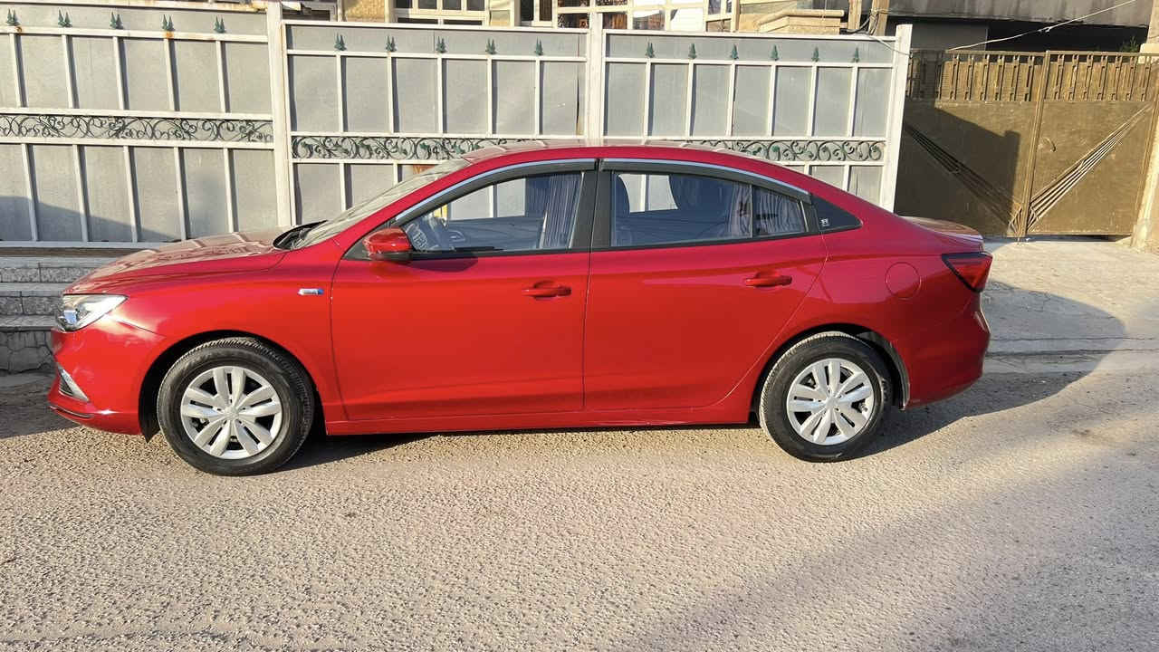 السلام عليكم MG5  موديل 2022 للبيع
محركها 1500 

4 سلندر 

ماشية 26000 كيلو

تبريد ممتاز 

حساسات وكاميرا في الخلف 

شاشة - مثبت السرعة السيارة بعدها بضمان شركة 

للاستفسار على الواتساب ***********

رايدها 15,700,000 د ع
