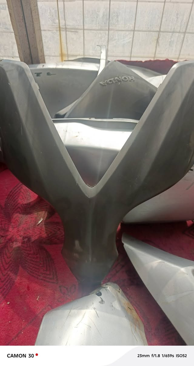 توفر كفر كامل مال فورزه صفر عشرة ابيع كامل وليريد مفرد عدي غير ألوان رقمي ما تواجد فيس ***********وتساب
