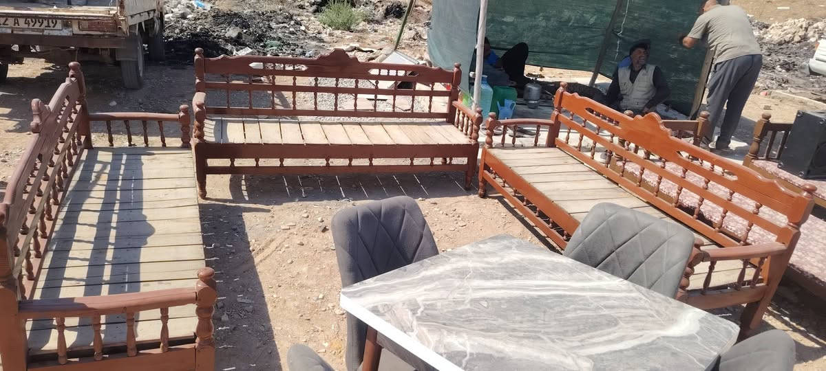 السلام عليكم عندي الاغراض للبيع الشراي يتصل ***********
