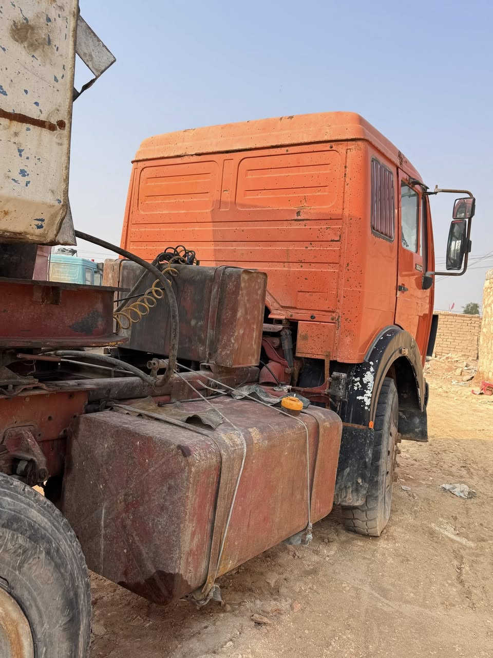 سلام عليكم تريله للبيع سعر 130 ورقه موديل 86 مكينه 28 لاتنقيص ولاتبخير كير 130 رقم دهوك ما اندل راعيها اكسن جي اف شاصي مكفول سياره جاهزه للشغل تايرات 24نص عمر  مكان سياره نجف رقم *********** سياره ابيعها كلها ما ابيع راس وحد والعربانه وحد
