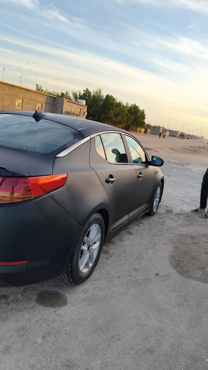 يالله سلام عليكم بيع  مستعجل سعر 110مكان بصره زبير كيا k5خليجي 2013 مكينه دوش 2400 السياره جاهزه علا اخر حبايه ***********
