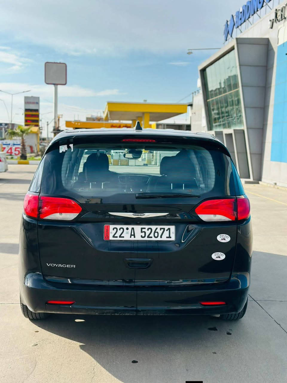 2024 CHRYSLER VOYAGER, LX
فيوجر وارد موديل 2024 
السياره بدون صبغ -  السيارة مكفولة 
سعر 242 
السياره مرقمه اربيل - رقم أجره 

حجم محرك 3600 - V6 
بصمه 
بصمة تشغيل 
أبواب كهربائية 
صندوق كهرباء 
شاشة وكامرة دوارة
ثلاث قطع تبريد تحكم مركزي
7 راكب 
تشغيل عن بعد
رادار تحديد مسار توقف ذاتي
سيارة جديدة ماشية 34 الف 
تخم تاير جديد 

رقم اربيل الجديد فحص وهزه جديد 

مكان السيارة اربيل- معرض اربيل كارس
***********☎️***********
