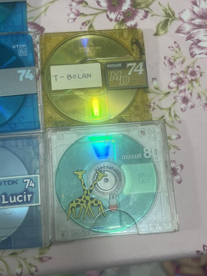 اقراص مني دسك عدد 8 يابانيات
سعر الكل ب40 الف


**إذا كنت صاحب هذا الإعلان وتريد حذفه لأي سبب، رجاءا أرسل رسالة إلى الدعم الفني**