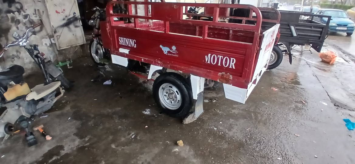 السلام عليكم ستوته للبيع اي  عيب ما بيه كهربائيات شغاله  ركبه شرط محرك شرط موديل2018 السعر 850 وبي مجال بسيط عنواني كركوك  اخوان عالخاص ما اجاوب .وهذا رقمي***********
