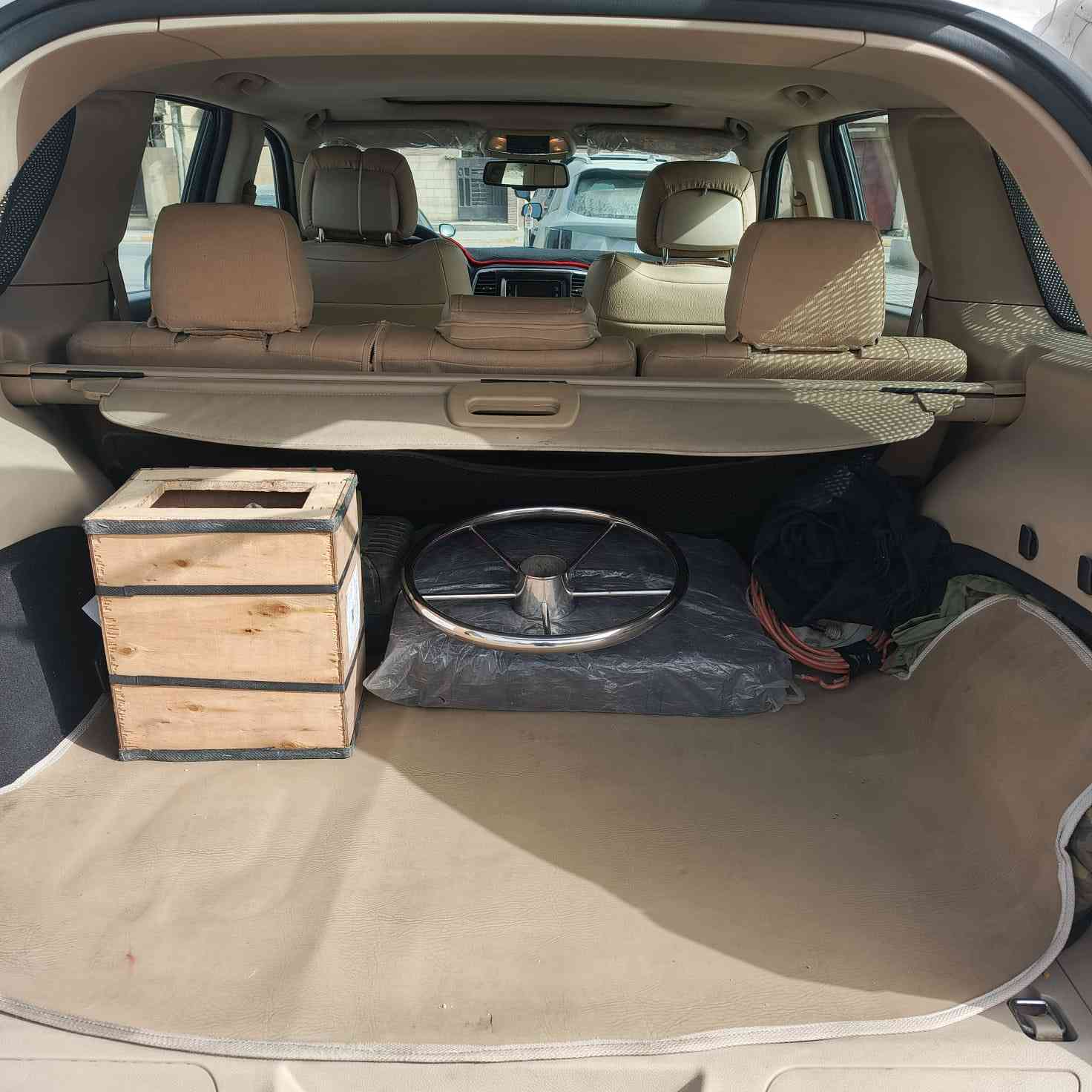 جيب 2014   خليجي رقم بغداد
مكفولة كفالة عامة
ماشيه  (( 145  )) الف كم
حجم المحرك: 3600 //  6 سلندر 
فور ويل 4/4 ماوس / 
دخول ذكي للسياره / اناره داخل ابواب السياره
فتحة @سقف/ تشغيل عن بعد / شاشه بلاديه 
شفتات ستيرن / 
حساسات اماميه + خلفية /
قطعتين تبريد  / كشن خزن ميموري 3 وضعيات 
 مقاعد جلد اصليه  بيجي 
مقاعد اماميه (كهرباء) 
 سيدي بلجكمجه / يدات ستيل
الداخل صاج ملكي
 نظام_خرائط(نظام ملاحة)_Navigatio
 كامرة خلفية دوارة اصلية / استيرن كهرباء +  تحكم استيرن (جهتين امامي + جهتين خلفي) 
 ناقل حركة ٨ نمر /  نظام سبورت s / نضام اقتصادي
 مري _جانبي_تدفئة مرايا_جانبية_حساسة_للضباب_تعمل تلقائيآ
اشارة بالمري /منظومة زينون جديدة 
تخم تاير جديد 
منظومة فيول بام جديدة /كشافات زنون اصلي / زراكات لايت 
كلوب طوارئ بلجنطه /هوكات اماميه وخلفية بلادي
رقم بغداد  بأسمي  تحويل مباشر 
 مكاني بغداد الدورة ابو دشير
للأستفسار /  الاتصال على الرقم ‭0774 802 4407‬
***********
