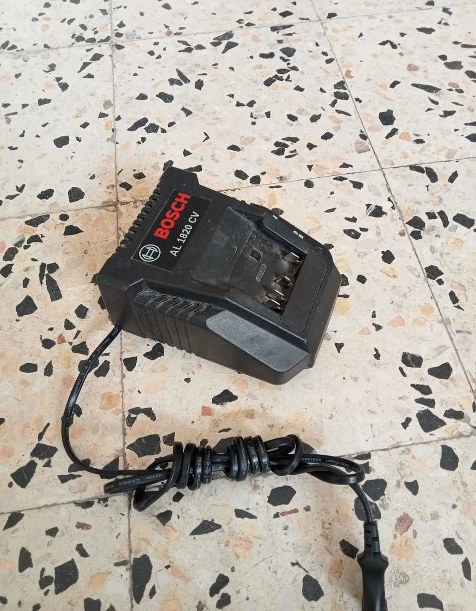 شارجور بوش دوريجين 
إشارجي 14 و18 فولط التوصيل متوفر لكل الولايات الرويبة, الجزائر


**إذا كنت صاحب هذا الإعلان وتريد حذفه لأي سبب، رجاءا أرسل رسالة إلى الدعم الفني**
