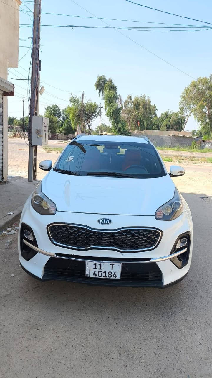 السلام عليكم كيا سبورتاج موديل 20 للبيع خليجي بها ضربه بالباب مال السائق  السعر 195ابيها مجال ***********
