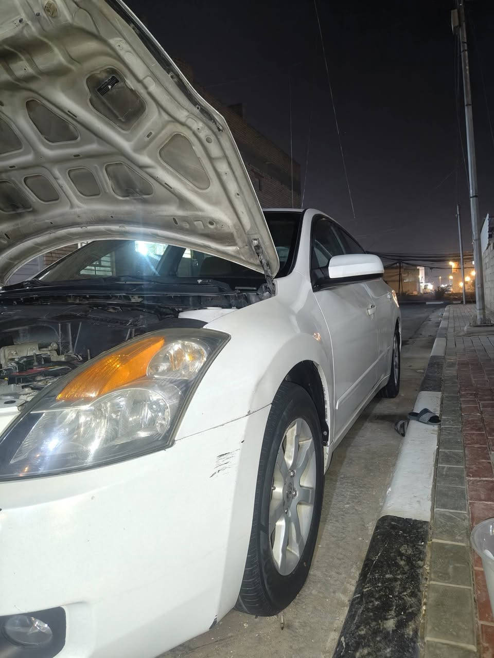 سلام عليكم
نيسان التما خليجية بدون حادث فقط صبغ حزام جماليه موديل 2008 رقم بغداد دولي لون ابيض السعر 78 للايتفسار 
***********
