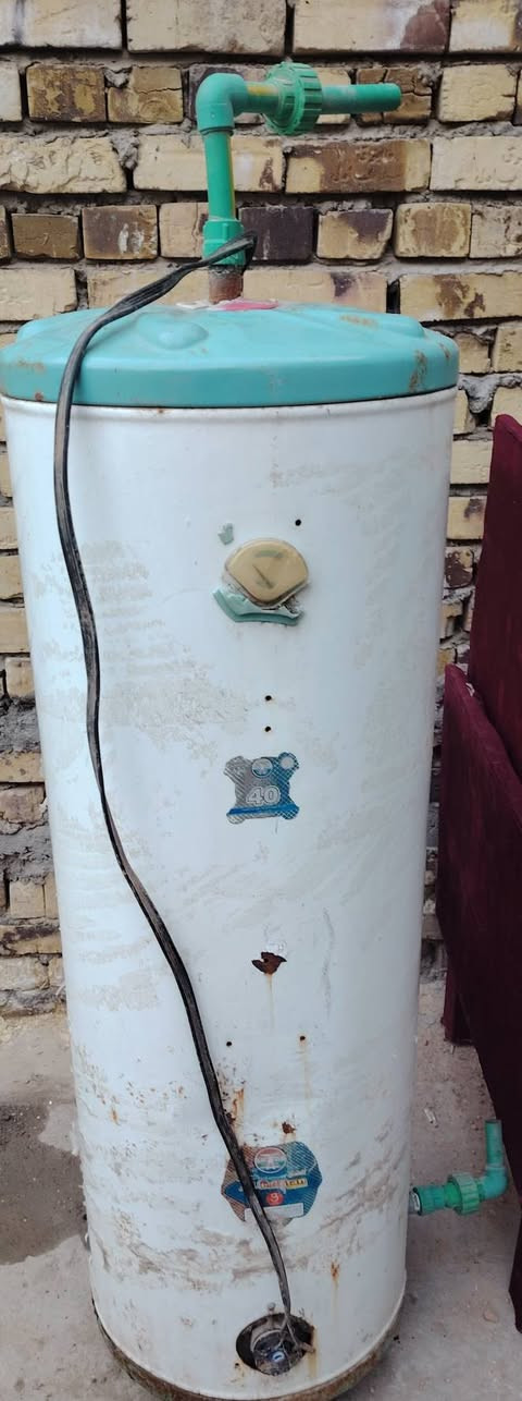 السلام عليكم جرابي اطفال كولش نضاف وتسكام ثكيل سخان الطحان حجم 160لتر المكان بابل  المدينه ***********
