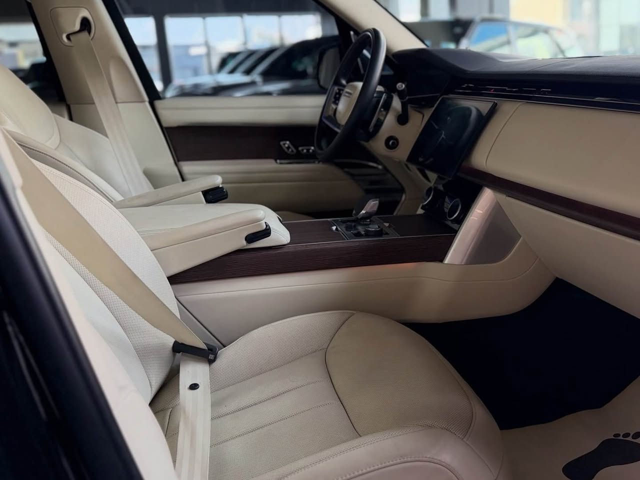 ⁨ ⁨ ⁨ ⁨ ⁨ كوردى / عربي
درووستکراوی : Land Rover
مۆدێل:RANGE ROVER Vogue Se P530
ساڵ :2023
بزوێنەر :V8twin torbo
بگۆری بزوێنه‌ر : AUTOMATIC
سوتەمەنی : بنزين
دۆخ :ئەمریکی
ماوەی رۆشتوو :١٣میل
ـــــــــــــــــــــــــــــــــــــــــــــ
النوع : Land Rover
الموديل : Rnage Rover Vogue Se P530
سنة الصنع : 2023
المحرك : V8 twin torbo
ناقل الحركة : AUTOMATIC
نوع الوقود : بنزين
الحالة :أمريكى
عدد الأميال :١٣ميل
‌‌‏ Zauto
‏‌‌‌‌‌‎📱 للاستفسار يسعدنا تواصلكم معنا على الأرقام التالية
‏‌‌‌‌‌‎📱بۆ زانیاریی زیاتر خۆشحال دەبین بە پەیوەندیتان بە ژمارەکانی
***********
***********⁩⁩⁩⁩ أربيل, العراق
