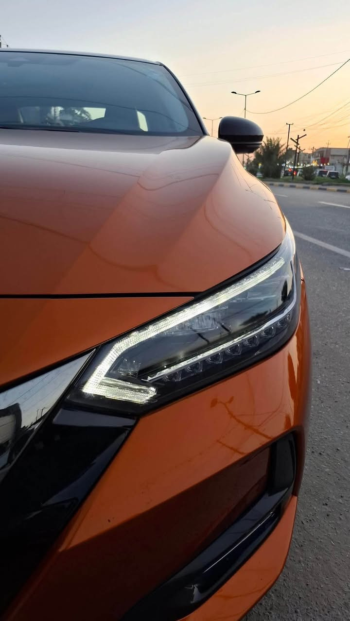 نيسان سينترا موديل 2023  ..
فئة ال SR
السيارة فول مواصفات :-
محرك 2000 DOHC 
عداد كيلومتر 19000(ميل) قابل للزياده 
بصمة + بصمة تشغيل 
تشغيل عن بعد 
سلايد 
مقاعد جلد + كهرباء + تدفئة 
4 كاميرات محيطية ( 360 ) درجة 
حساس خلفي أوتو بريك 
رادار أمامي + خلفي توقف ذاتي + مسار الشارع 
قيادة ذاتية 
لايتات + كشاف زينون بلادي ( عدسات ) 
تبريد لمس 
الأستيرن تدفئة 
كامل تحكمات 
GPS كار بلي + أندرويد 
سقف أسود بلادي 
أشاير بالمري 
وبقية المواصفات لفئتها ..
السيارة رقم أربيل الجديد بشرط التحويل ..
ضرر السيارة كما موضح بالصور .. بدون أيرباك ...الصبغ فقط الدعاميه..وتعديل pdr في قبغ الجنطه
السيارة شبه كلين ..
الرقم ***********
