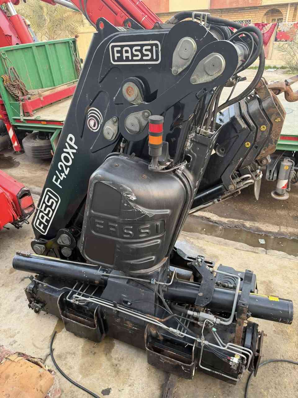 سلام عليكم كرين فاسي أوربي 14طن ريمونت كنترول أربع رجلين مخالف دبل طلقه موديل 2007 مكفول كفاله عامه  *********** كرار
