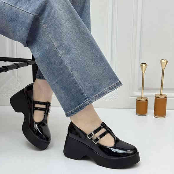 كعب طبي ✅NEW CNTER SHOES✅
ارتفاع 5cm
✨متوفرة 4⃣ ألــــ ــــوان 
قياسات من (36-41)

✨تتوفر خدمة توصيل 
✨ بغداد 5 وجميع المحافظات 6 

✨للاسفسار والحجز مراسلة الصفحة او الاتصال على الرقم 
 ***********واتس اب 

✨وللمزيد من الموديلات الجديده ادخلو الصفحة
 عنوان الشطره الخان فرع ثالث محلات سجاد أو الأخوين
