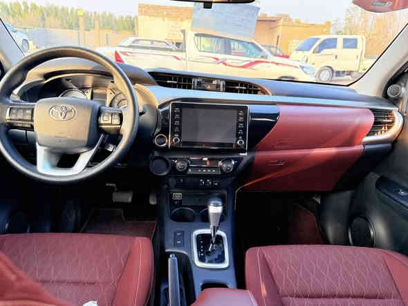 هايلوكس 2025 ماشية 10 الف بدون رقم تترقم جميع المحافظات مكفولة بعدة داخل ضمان شركة ساز 
السعر 290 ورقه مكاني البصرة سفوان للاستفسار ***********
***********
